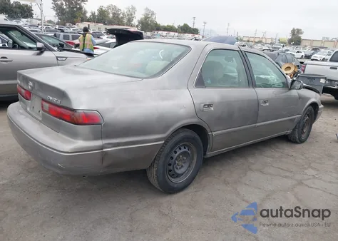 1999 Toyota Camry Ce z USA, uszkodzony, nr VIN 4T1BG22K7XU484892